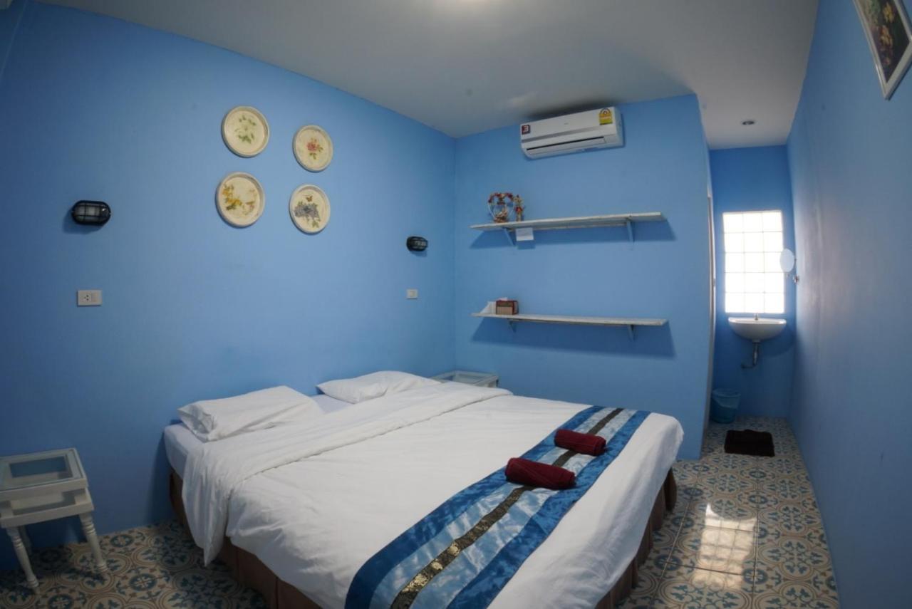 Chongrak Guesthouse เชียงใหม่ ภายนอก รูปภาพ